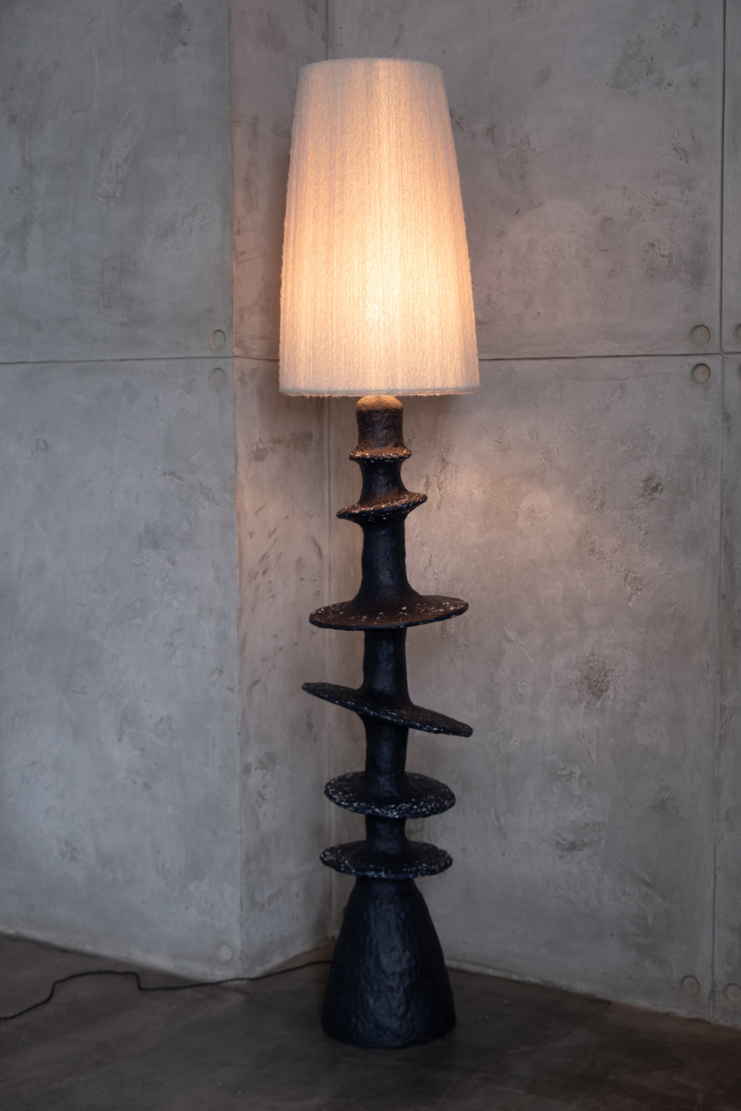 Orbita Sculptural Floor Lamp