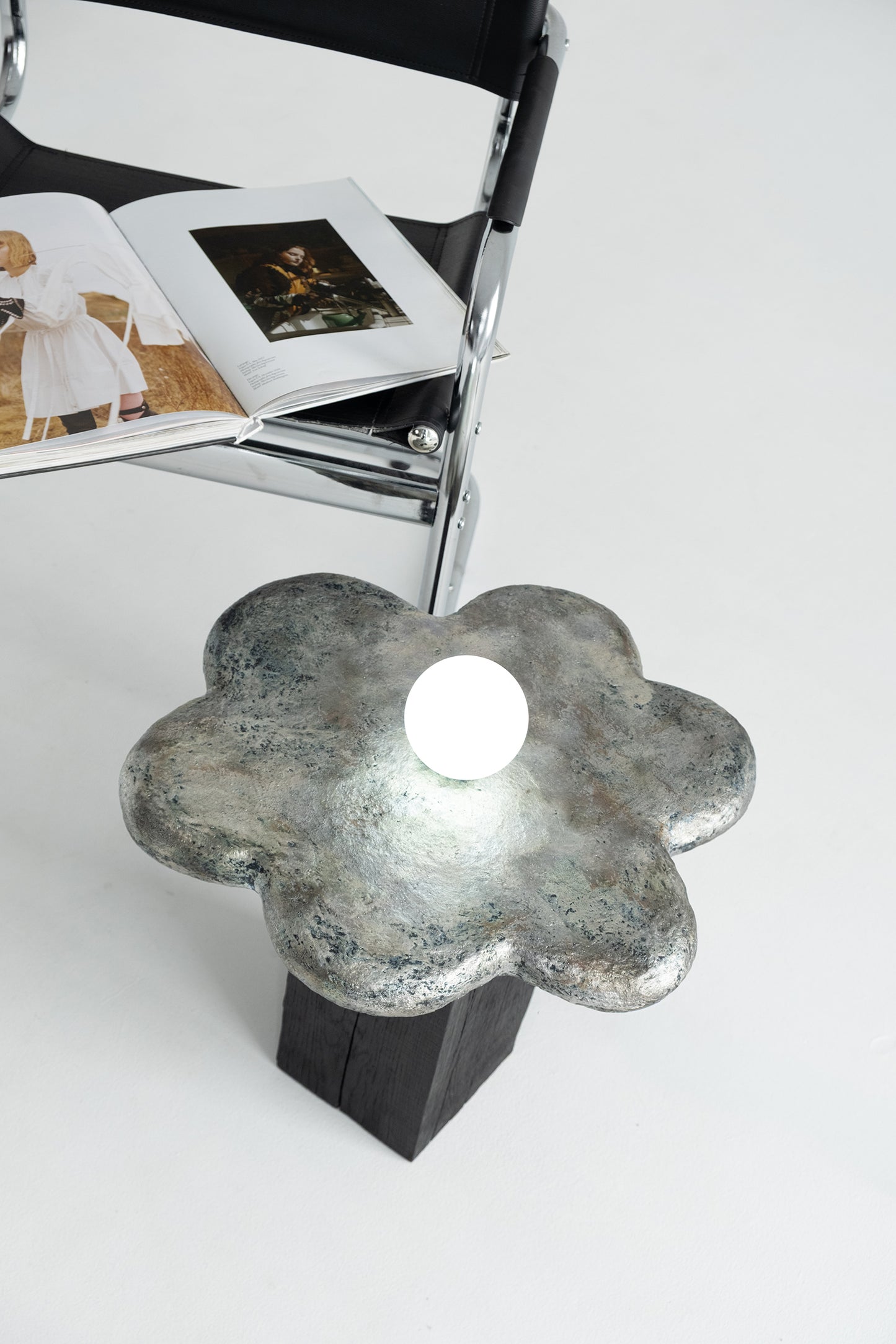 Kvit — Sculptural Coffee Table with Integrated Light