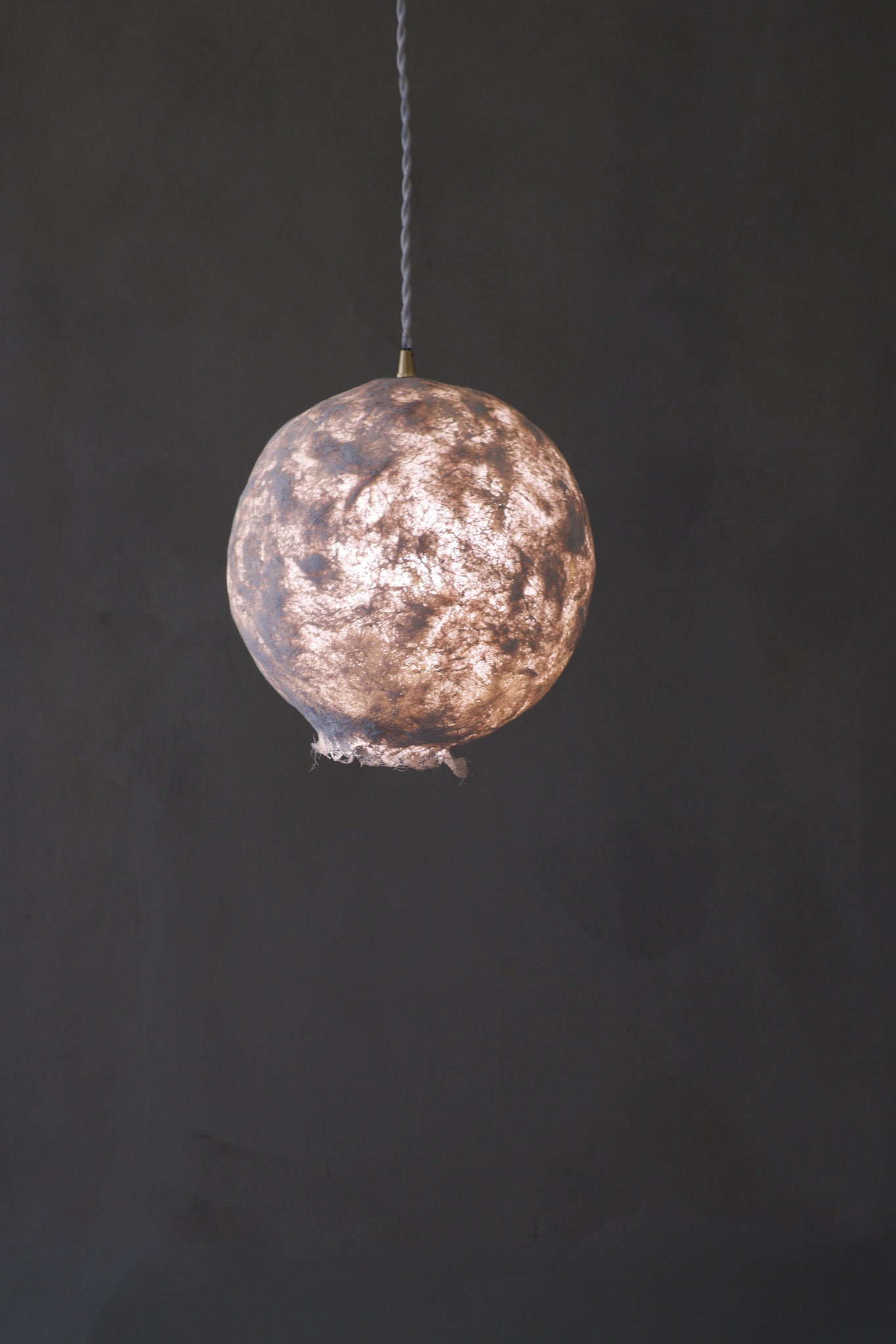 Svitylo – Small sculptural lighting by PletoStudio